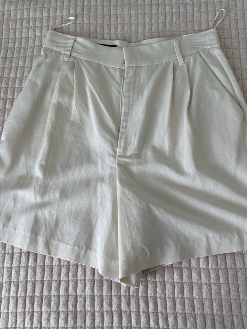 Zara Cream High-Waist Pleated Women's Shorts